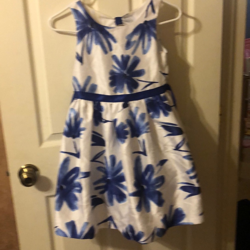 Girls dress size 8